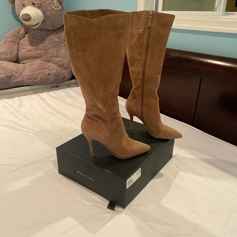 Boots - Picture 12 of 12